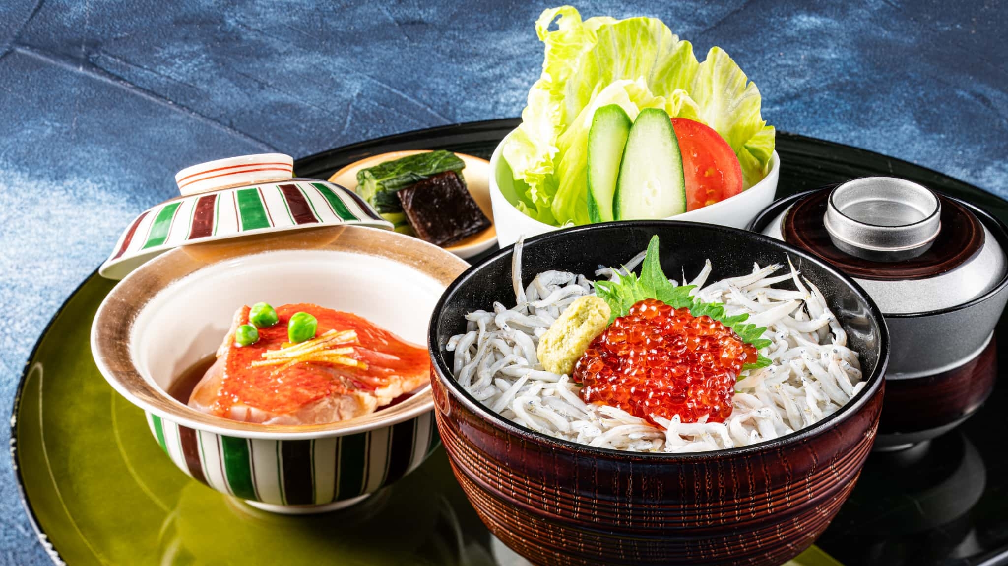 ルームサービスメニュー～いくら・しらす丼～｜日本料理初海