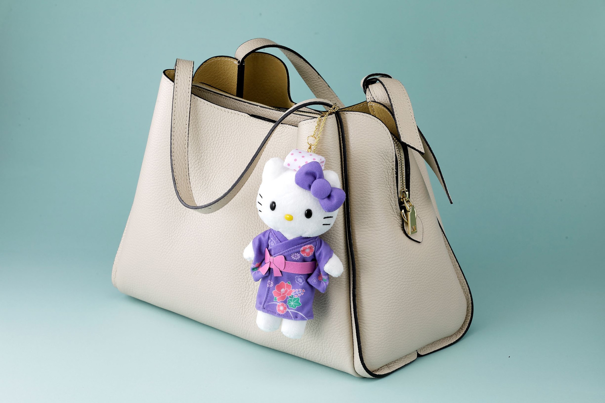 ハローキティと一緒にエクシブへお出かけ！エクシブ ハローキティ