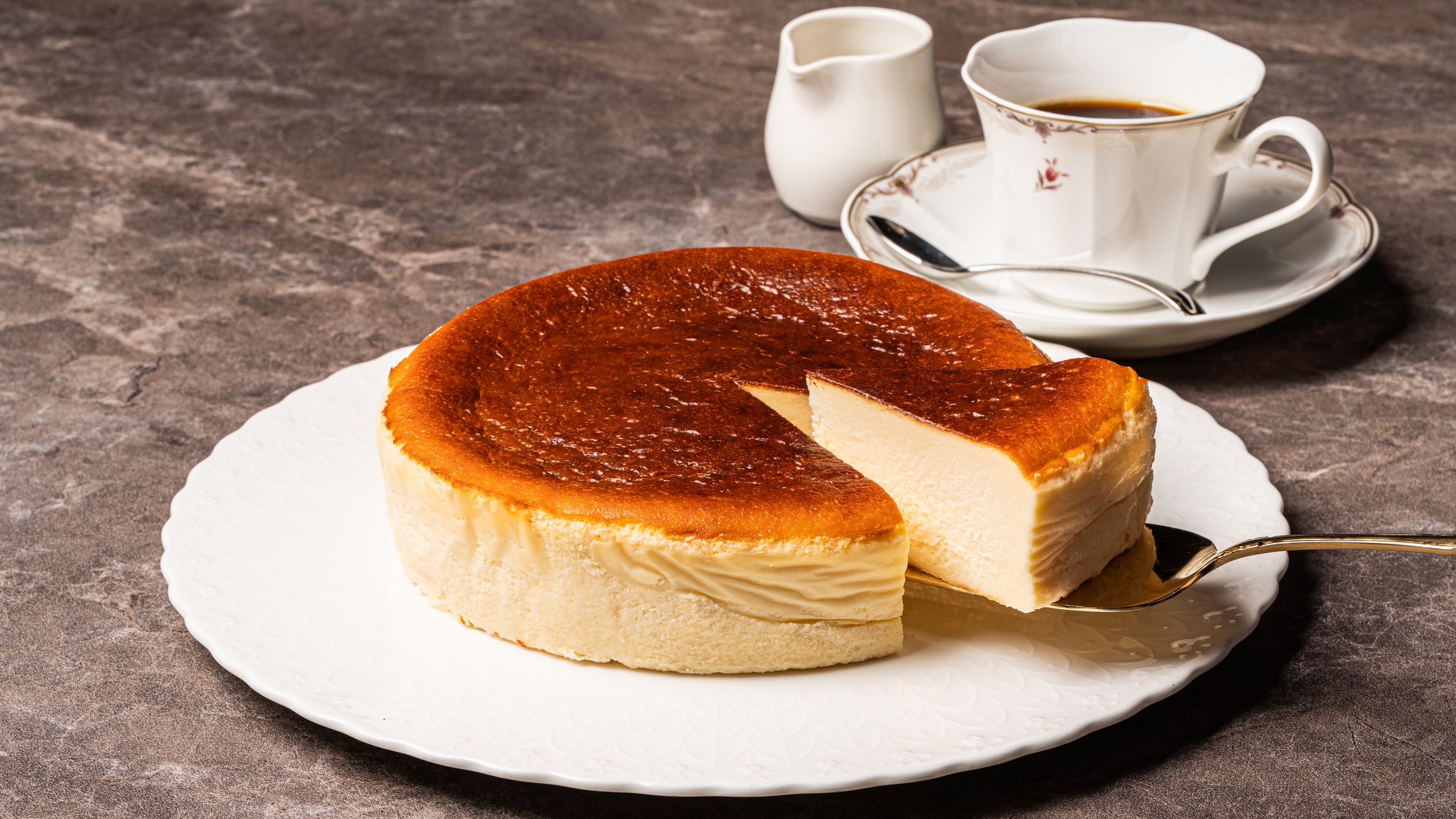 原　良次　リトグラフ　「山の湖」 15:00】到着したら絶景のラウンジでひと休み｜おすすめ情報｜エクシブ